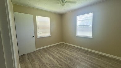 10327 Highway 60 in Lane City, TX - Building Photo - Building Photo