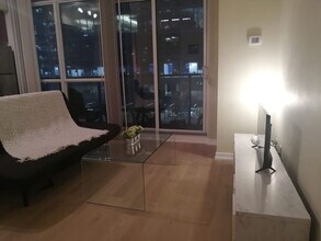 16 York St in Toronto, ON - Building Photo - Building Photo