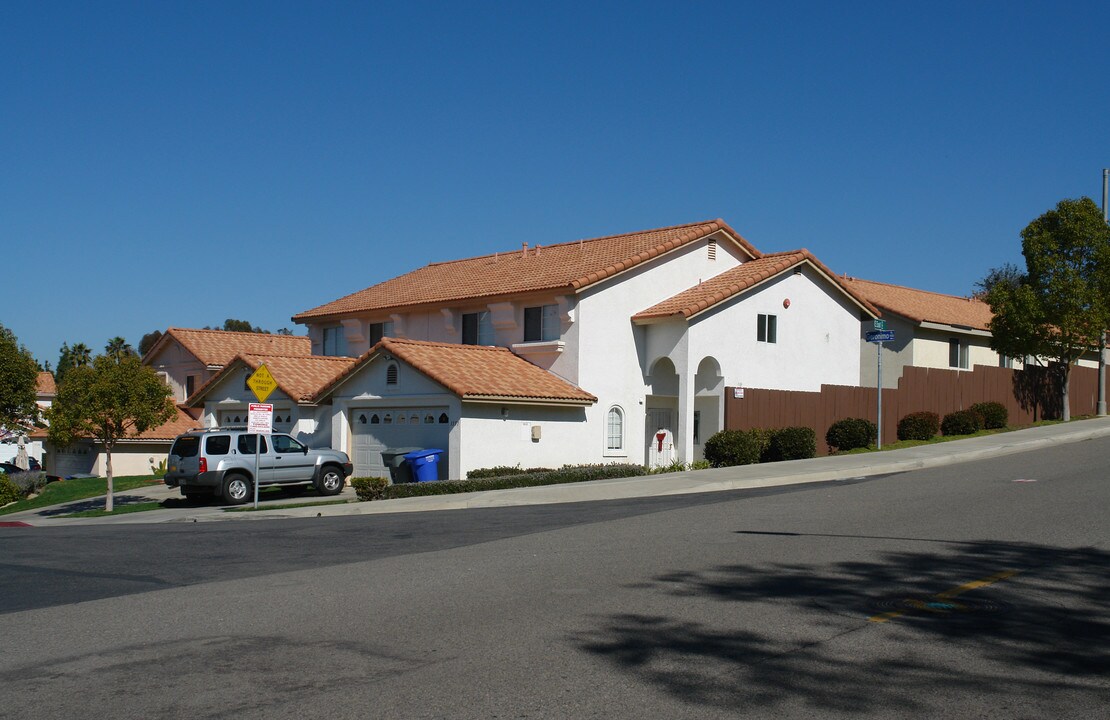 1125-1153 Geronimo Pl in Vista, CA - Building Photo