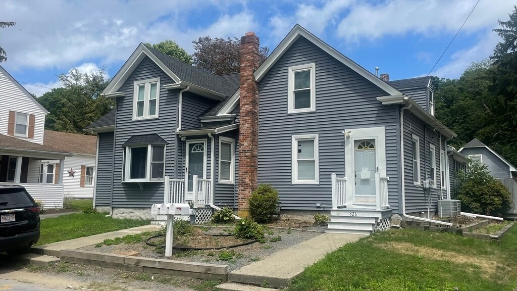 824 Dighton Ave in Taunton, MA - Building Photo