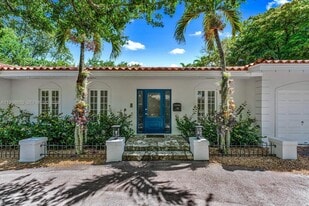 186 Edgewater Dr in Coral Gables, FL - Building Photo