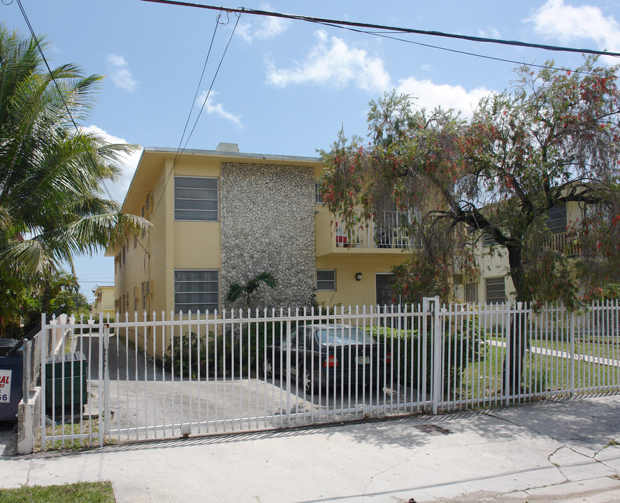 1328 SW 2nd St in Miami, FL - Building Photo