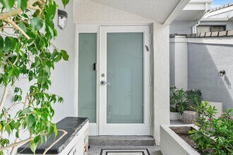 300 Poinciana Island Dr in Sunny Isles Beach, FL - Building Photo - Building Photo