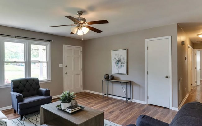 1114 Vandora Springs Rd in Garner, NC - Building Photo - Building Photo