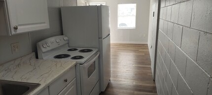 2070 Avocado Ave, Unit B in Melbourne, FL - Foto de edificio - Building Photo