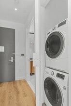 171 Chrystie St, Unit 15C in New York, NY - Foto de edificio - Building Photo