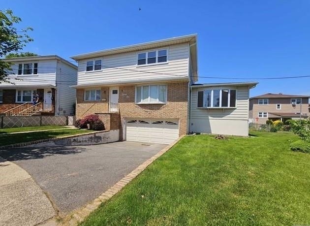 22 Kennedy Ct in Lyndhurst, NJ - Building Photo - Building Photo