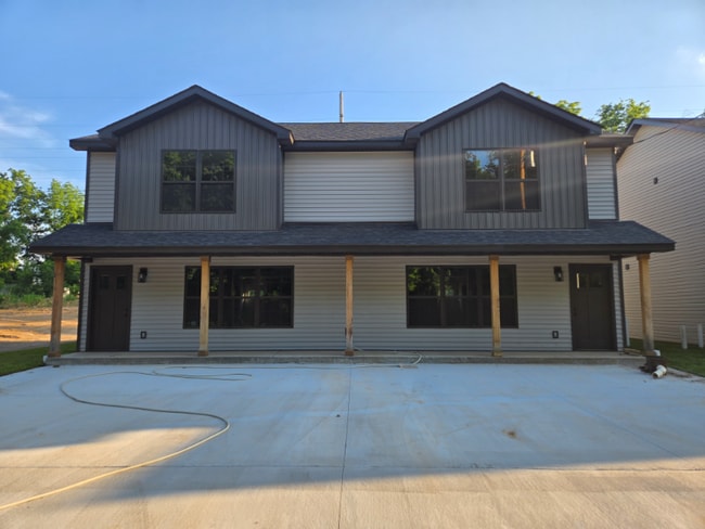 property at 3122 Commerce St