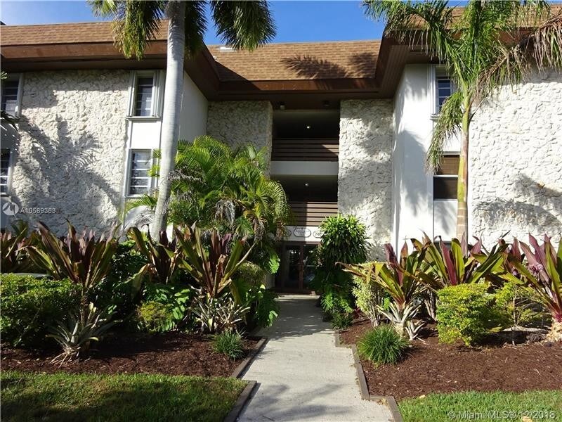 7473 SW 82nd St-Unit -a115 in Miami, FL - Building Photo