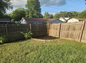 911 Sunset Dr in Covington, IN - Foto de edificio - Building Photo