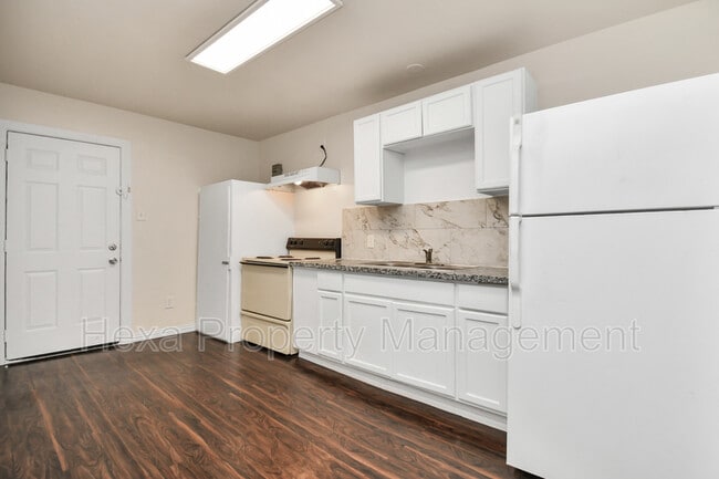 4205 Phlox St in Houston, TX - Building Photo - Building Photo