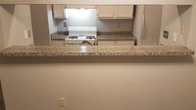 12206 Alderbrook Dr in Austin, TX - Building Photo - Building Photo