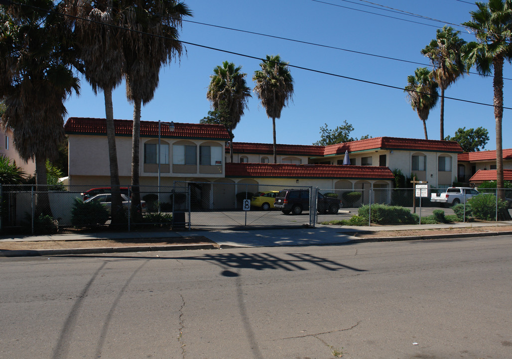 798 S Orange Ave in El Cajon, CA - Building Photo