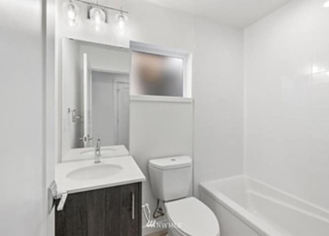 6311 9th Ave NE in Seattle, WA - Building Photo - Building Photo