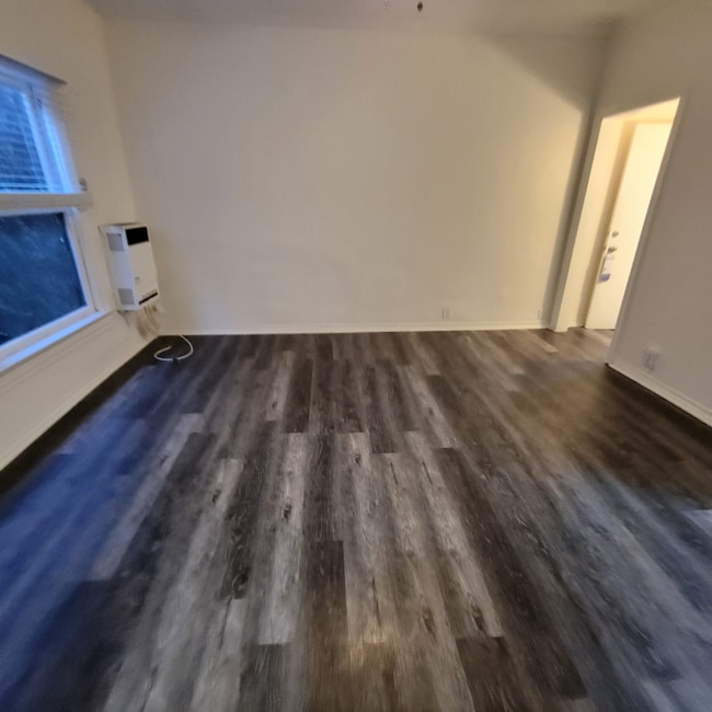 1525 Cassil Pl in Los Angeles, CA - Building Photo - Building Photo