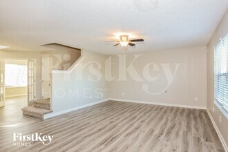 6868 W Odessa Way in McCordsville, IN - Foto de edificio - Building Photo