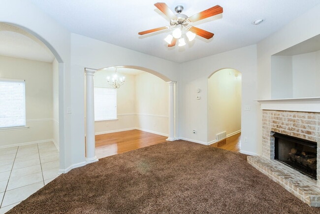 1262 Carlton Ridge Dr in Cordova, TN - Building Photo - Building Photo