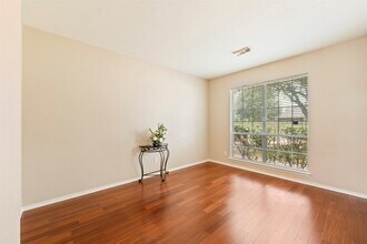 7218 Broadelm Dr in Houston, TX - Building Photo - Building Photo