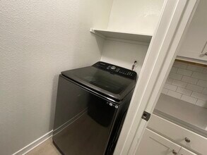 4270 Calinda Ln in Niceville, FL - Foto de edificio - Building Photo