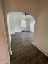 126 Norwood St, Unit 3 in Mont Clare, PA - Foto de edificio - Building Photo