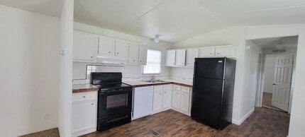 801 Trollingwood Hawfields Rd in Mebane, NC - Building Photo - Building Photo