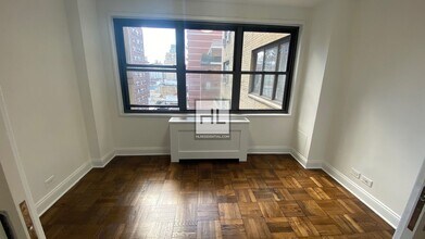 5 AVENUE, Unit 12E in New York, NY - Foto de edificio - Building Photo