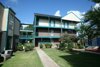 San Marcos Apartments in Houston, TX - Building Photo - Building Photo