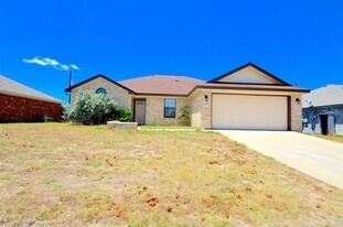 3303 Westwood Dr in Killeen, TX - Building Photo