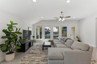 111 Carolina Jasmine Dr in San Marcos, TX - Building Photo - Building Photo