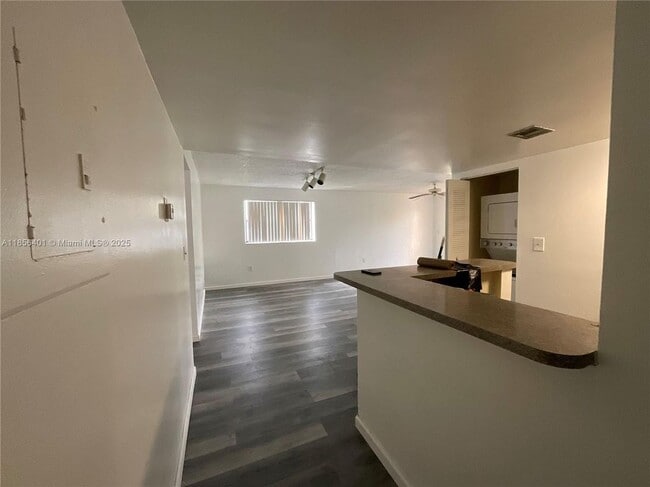 9877 Nob Hill Ct in Sunrise, FL - Building Photo - Building Photo