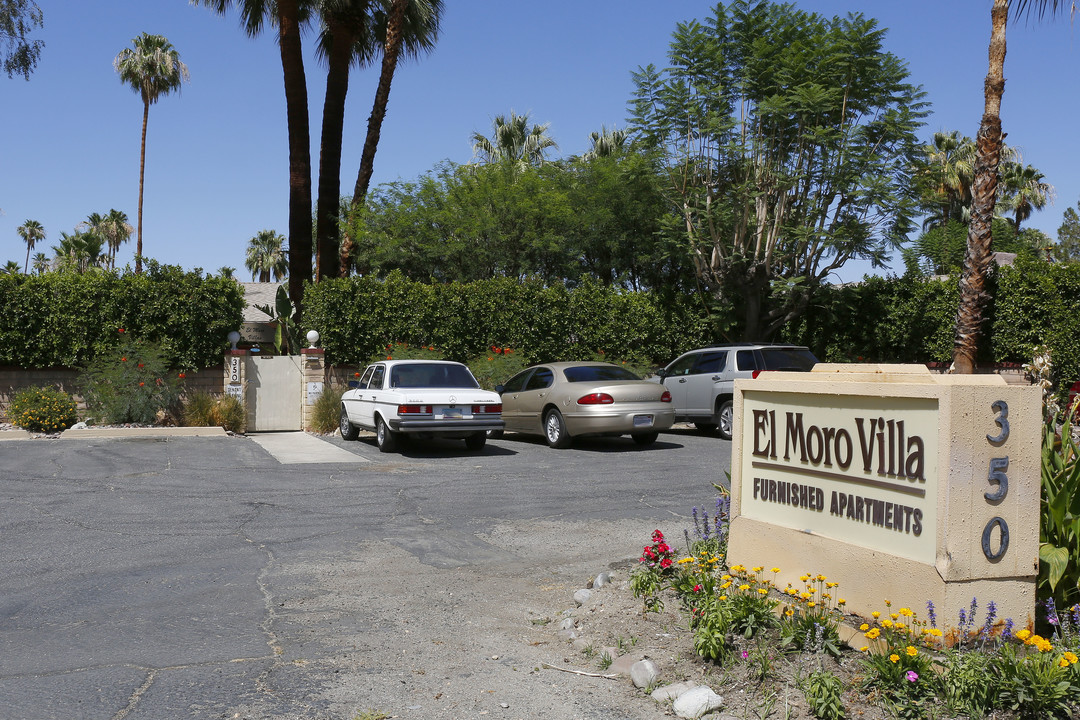 El Moro Villa Apartments in Palm Springs, CA - Building Photo