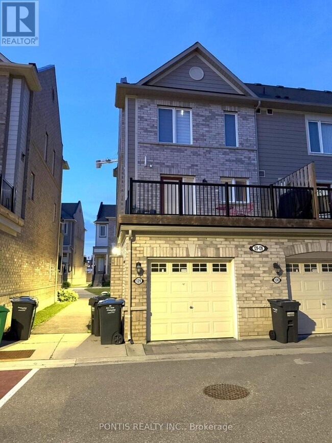 1-121 Beckenrose Ct in Brampton, ON - Building Photo - Building Photo