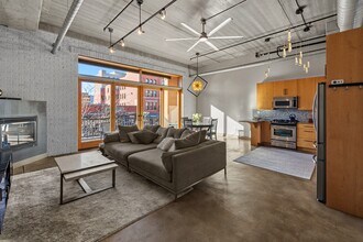 101 N Tejon St in Colorado Springs, CO - Foto de edificio - Building Photo