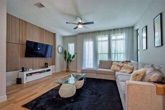 1141 Tea Olive Ln in Dallas, TX - Building Photo - Building Photo