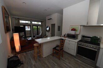 1509 Cabrillo Ave, Unit 1/2 in Los Angeles, CA - Building Photo - Building Photo