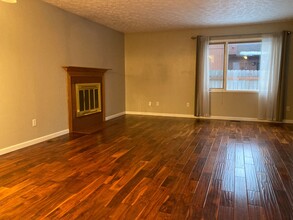 12301 Johns Rd in Anchorage, AK - Building Photo - Building Photo