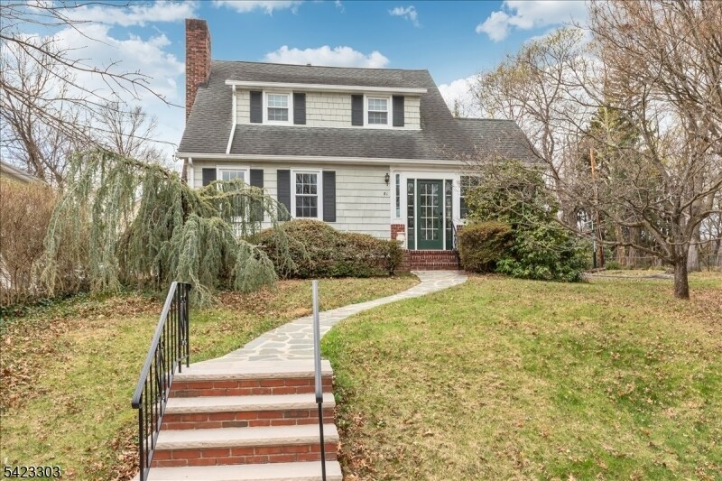 81 Tooker Ave in Springfield, NJ - Building Photo
