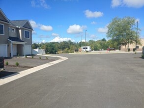 6138 Warren Newcomb Dr in Fairlawn, VA - Building Photo - Building Photo