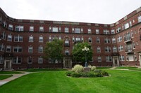 Tadousac in Omaha, NE - Foto de edificio - Building Photo