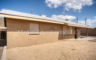 1520 W Sahuaro Dr in Phoenix, AZ - Foto de edificio - Building Photo