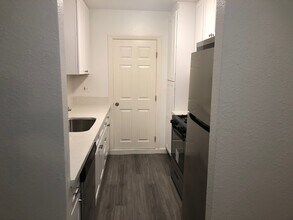 828 Rose Ave, Unit 828 in Long Beach, CA - Foto de edificio - Building Photo