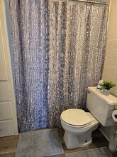 718 W 23rd St in Erie, PA - Foto de edificio - Building Photo