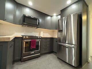 1227 Alderman Rd in Victoria, BC - Building Photo - Building Photo