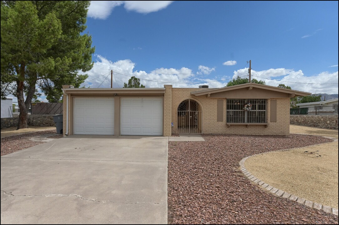 4109 Roxbury Dr in El Paso, TX - Building Photo