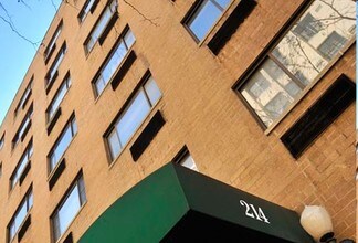 Gramercy Court in New York, NY - Foto de edificio - Building Photo