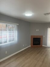 12627 Oxnard St in Los Angeles, CA - Building Photo - Building Photo