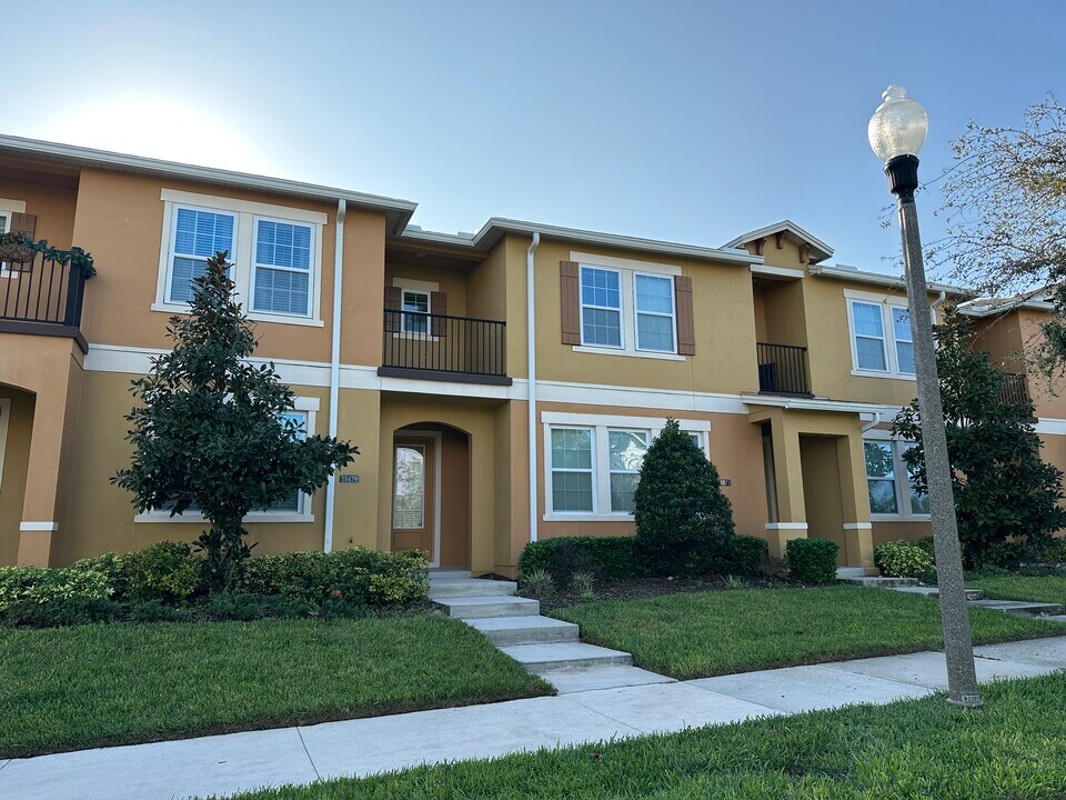 15479 Sugar Citrus Dr in Winter Garden, FL - Foto de edificio