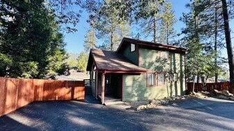 54315 Pine Crest Ave in Idyllwild, CA - Building Photo