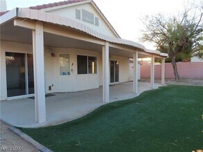 676 Hitchen Post Dr in Henderson, NV - Building Photo - Building Photo