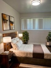705 Lockwood Ln S in Salem, OR - Building Photo - Building Photo